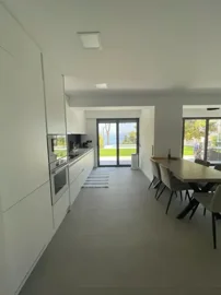 044d9085-144e-4643-a9f2-48c5c1ce3de2