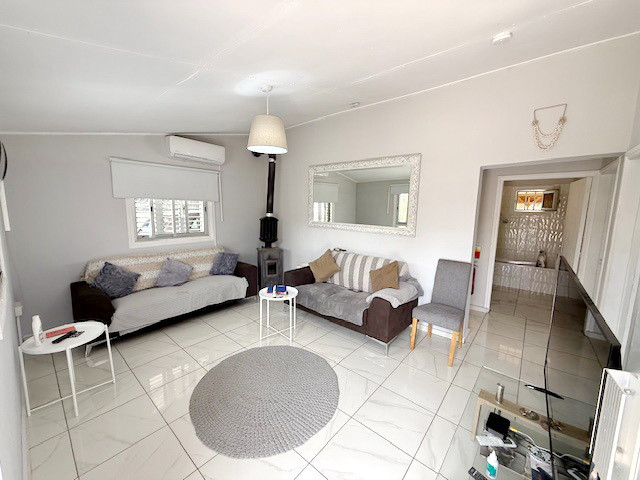 Image No.10-2 Bed Property for sale