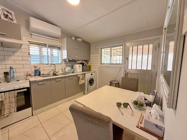 Image No.15-2 Bed Property for sale