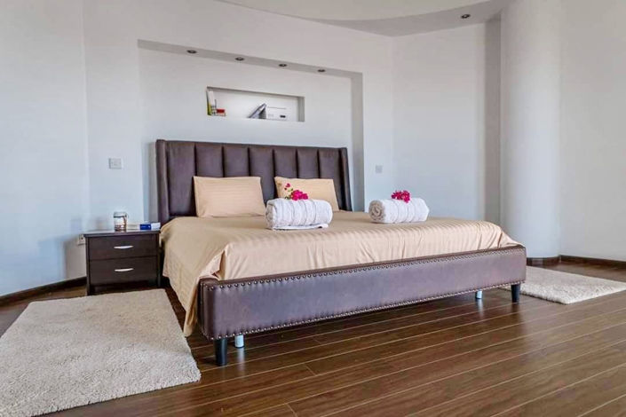 Image No.15-4 Bed Property for sale