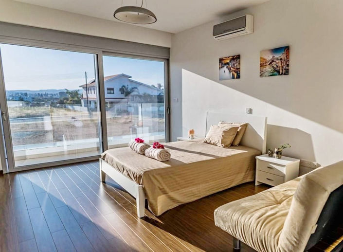 Image No.18-4 Bed Property for sale