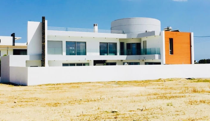 Image No.37-4 Bed Property for sale