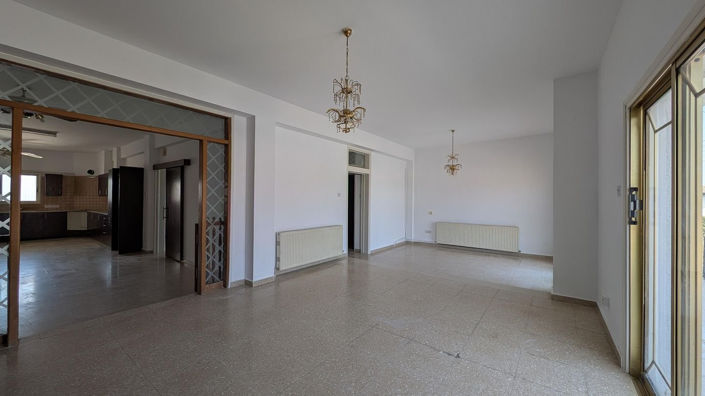 Image No.10-3 Bed Property for sale