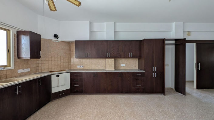 Image No.14-3 Bed Property for sale