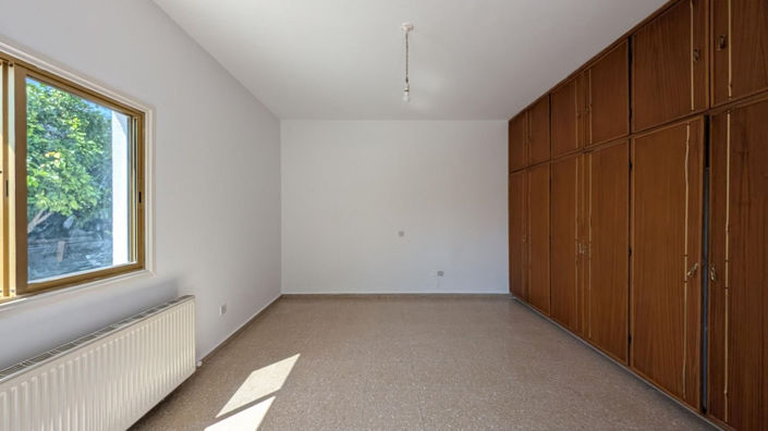 Image No.23-3 Bed Property for sale