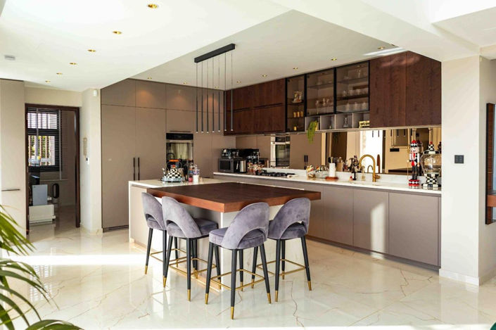 Image No.3-5 Bed Property for sale