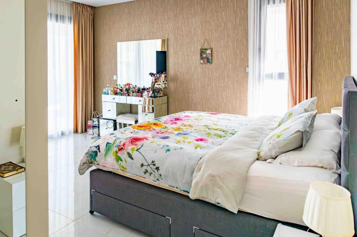 Image No.9-5 Bed Property for sale