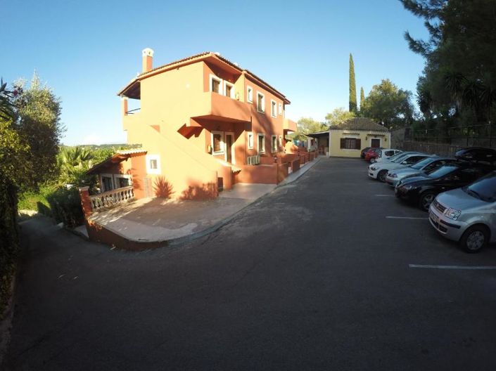 Image No.12-16 Bed Property for sale