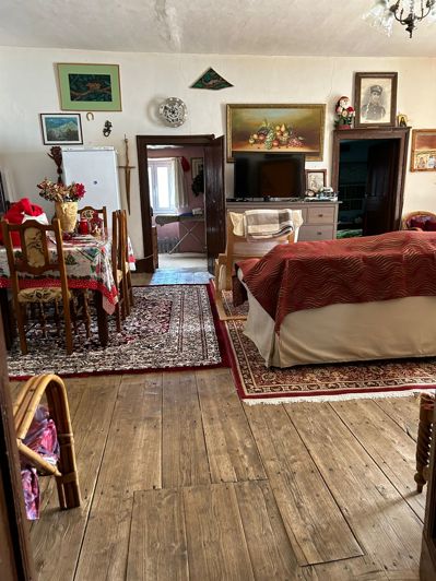 Image No.10-5 Bed House for sale