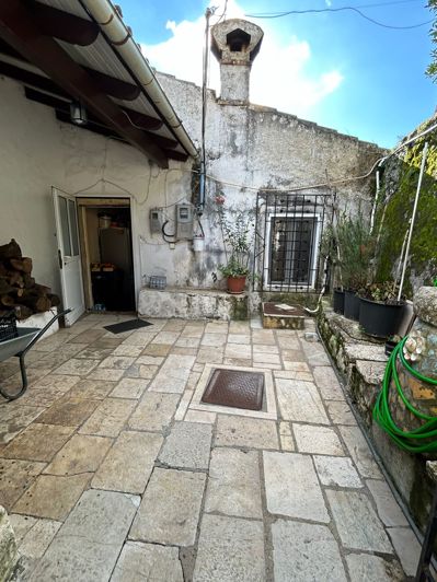 Image No.16-5 Bed House for sale