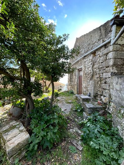 Image No.21-5 Bed House for sale