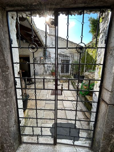 Image No.4-5 Bed House for sale