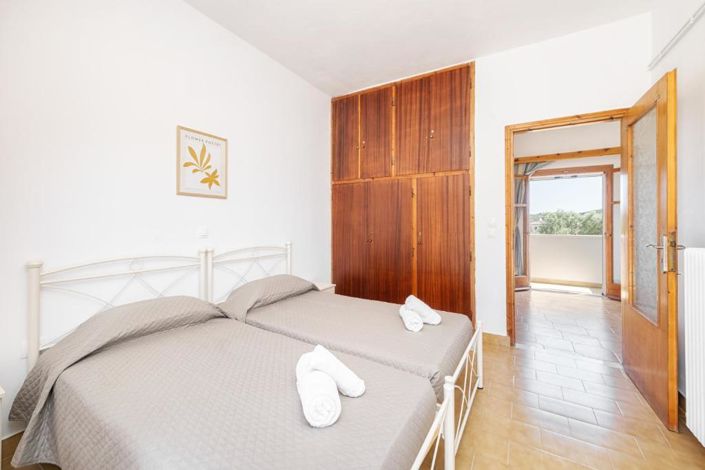 Image No.10-4 Bed House for sale