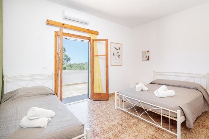 Image No.15-4 Bed House for sale