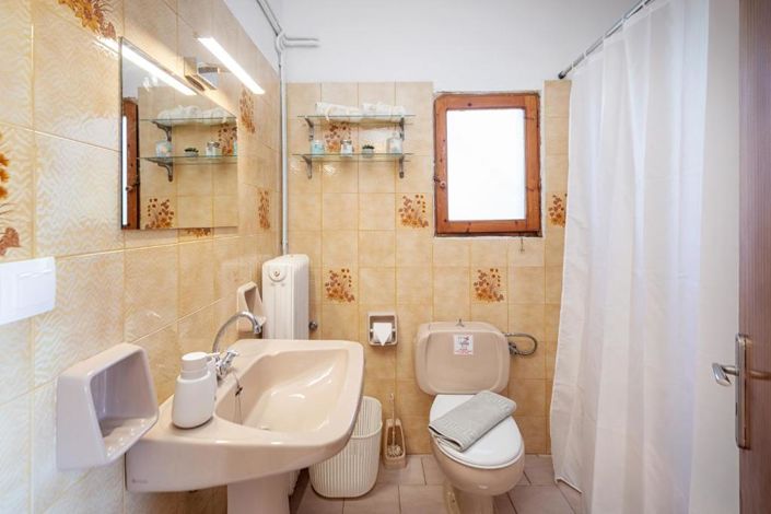 Image No.16-4 Bed House for sale