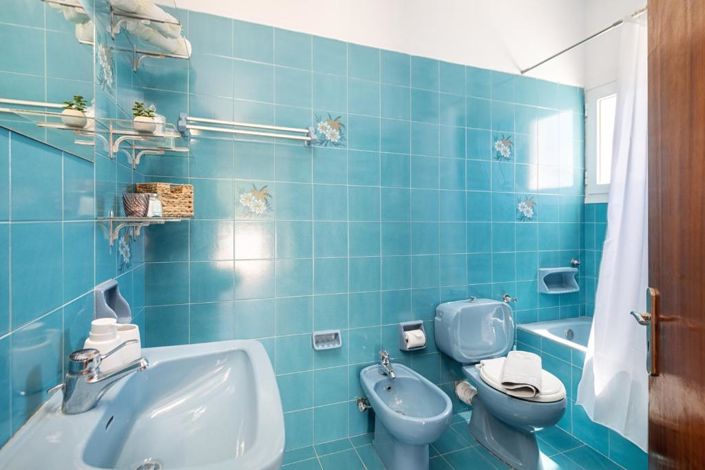 Image No.21-4 Bed House for sale