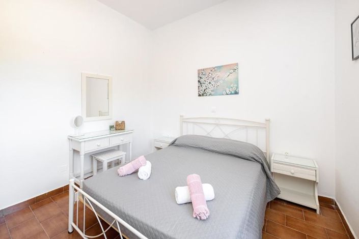 Image No.3-4 Bed House for sale