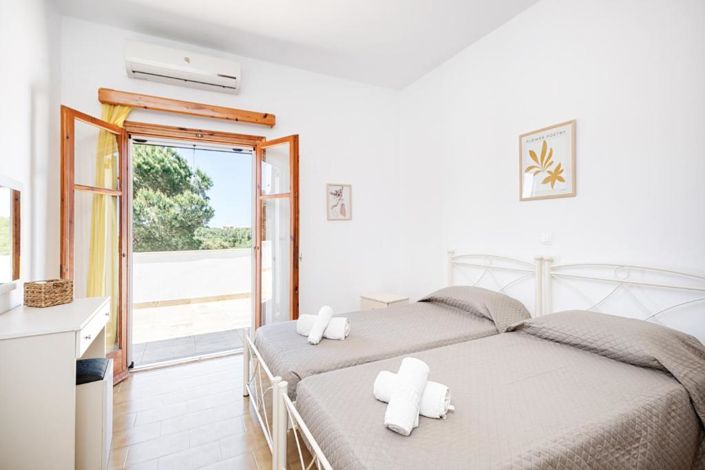 Image No.6-4 Bed House for sale