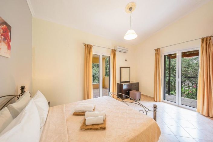 Image No.13-4 Bed House for sale