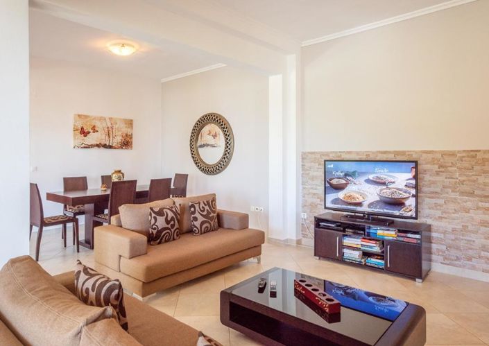 Image No.3-4 Bed House for sale