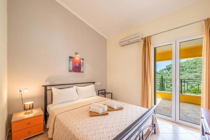 Image No.4-4 Bed House for sale