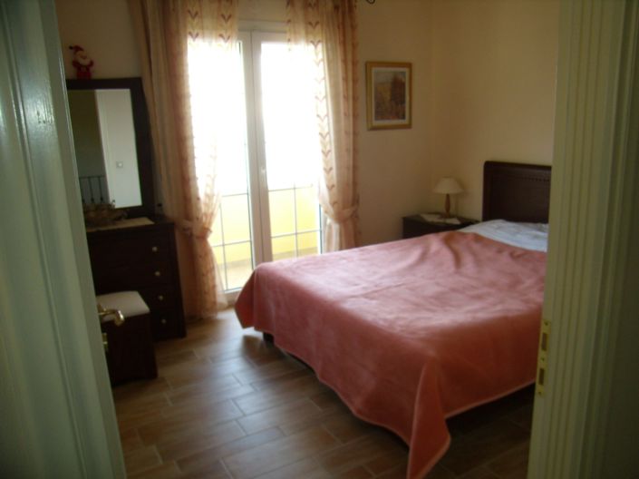 Image No.14-4 Bed House for sale