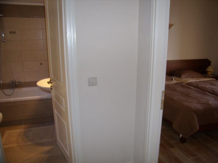 Image No.18-4 Bed House for sale