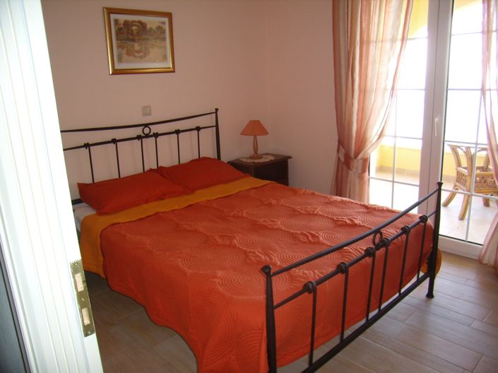 Image No.20-4 Bed House for sale