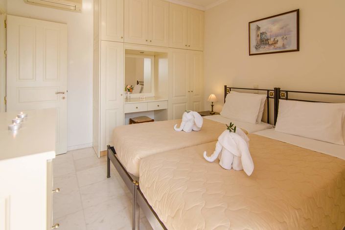 Image No.3-3 Bed House for sale