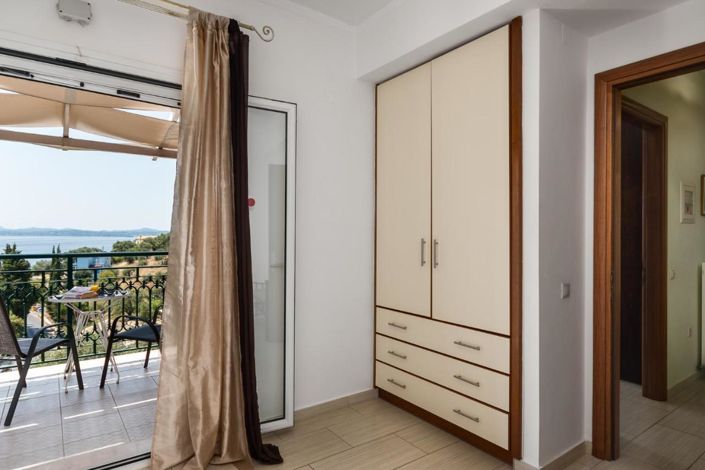 Image No.12-4 Bed House for sale