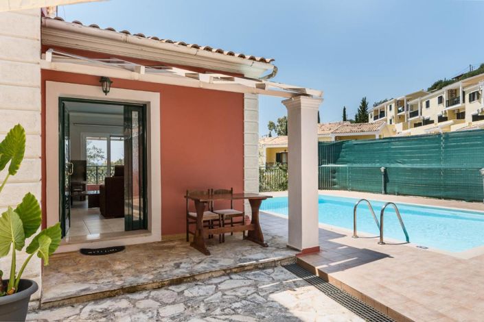 Image No.18-4 Bed House for sale