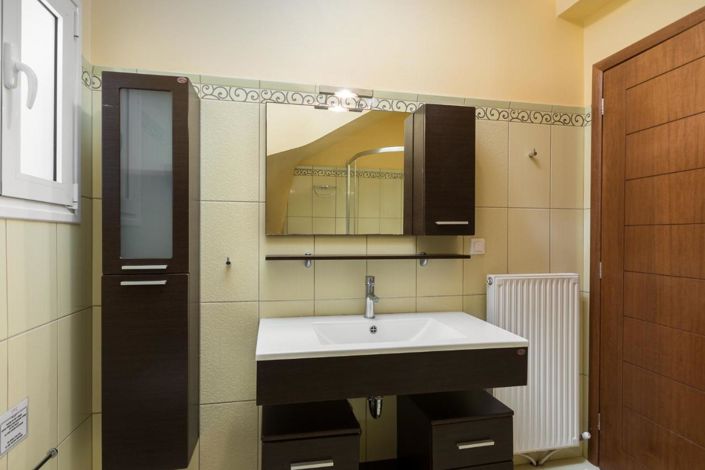 Image No.19-4 Bed House for sale