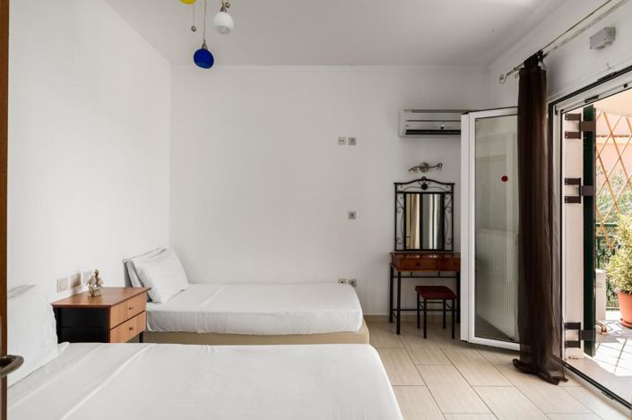 Image No.20-4 Bed House for sale