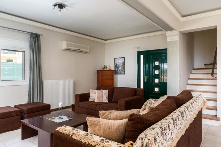 Image No.8-4 Bed House for sale