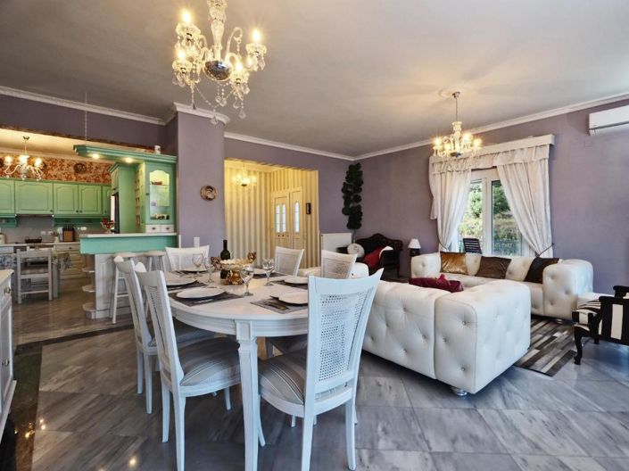 Image No.15-7 Bed House for sale