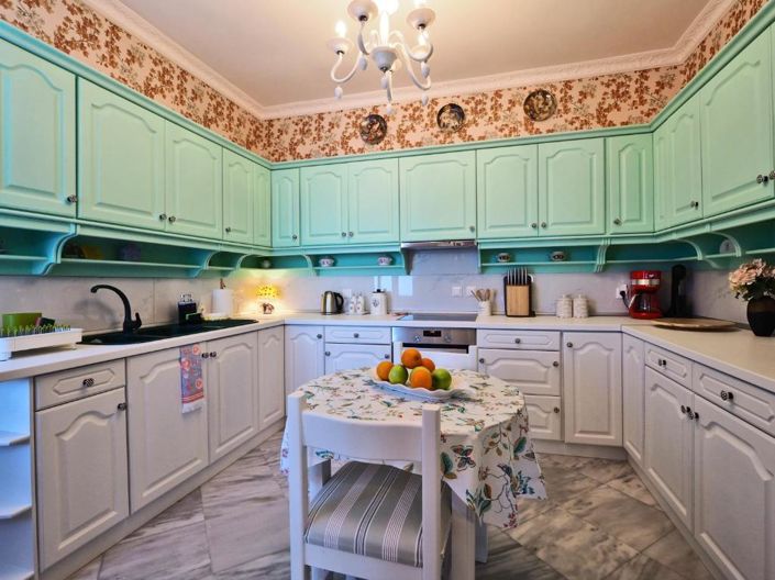 Image No.20-7 Bed House for sale