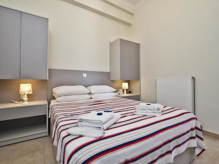 Image No.27-7 Bed House for sale