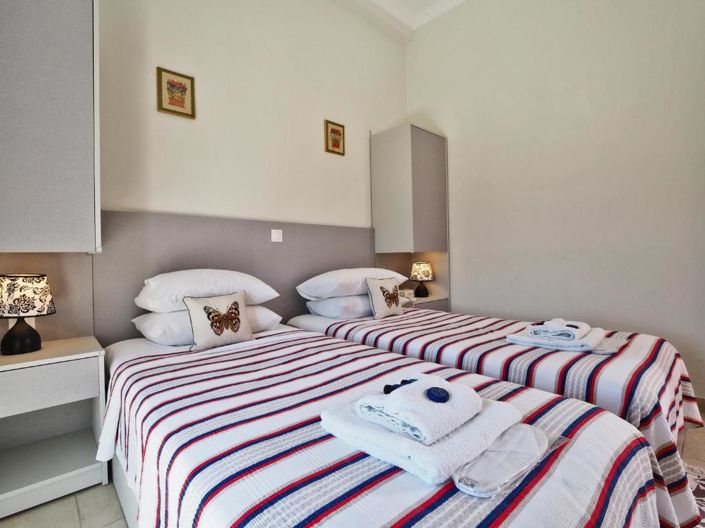 Image No.31-7 Bed House for sale