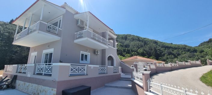 Image No.48-7 Bed House for sale