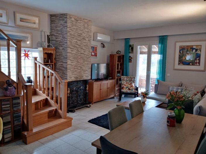 Image No.3-Maison de 4 chambres à vendre à Acharavi