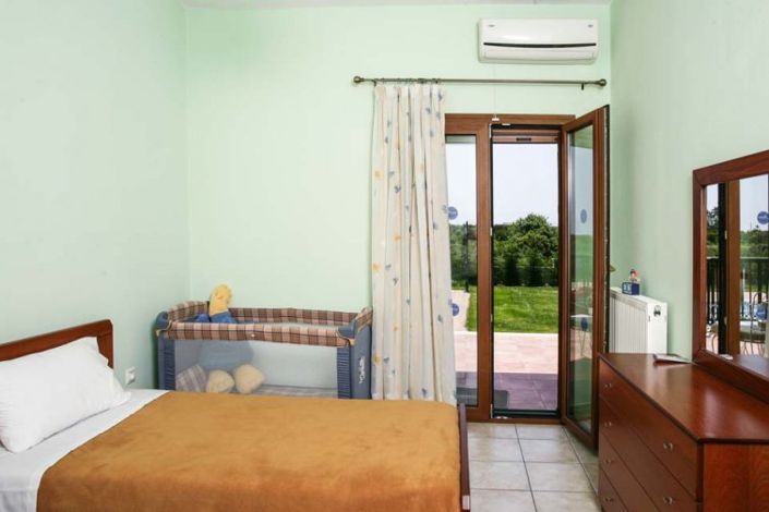 Image No.16-4 Bed House for sale