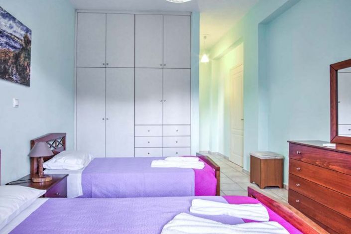 Image No.18-4 Bed House for sale