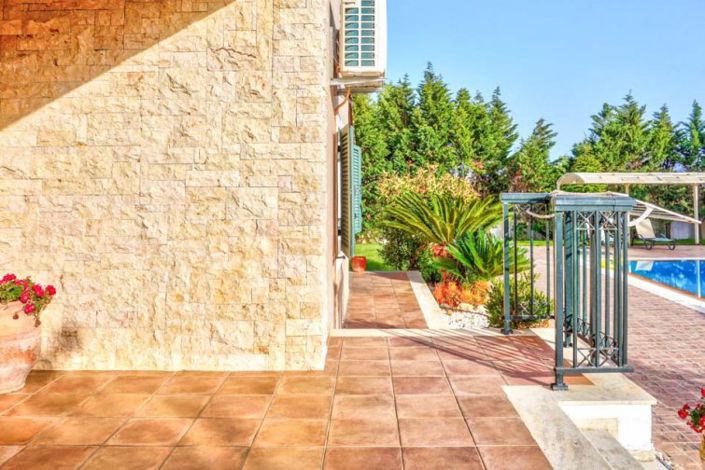 Image No.9-4 Bed House for sale