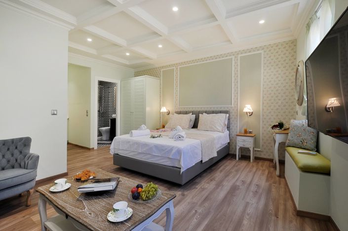 Image No.13-7 Bed Property for sale