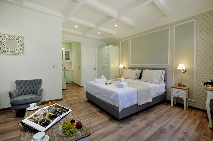 Image No.17-7 Bed Property for sale