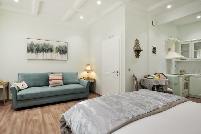 Image No.20-7 Bed Property for sale