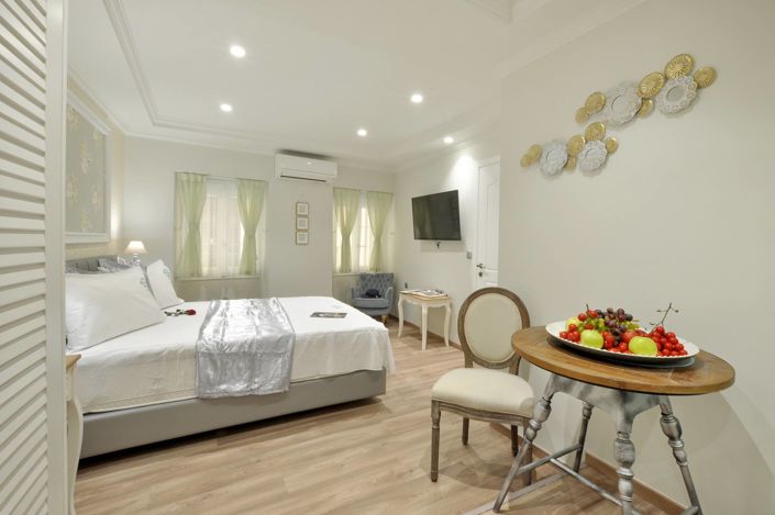 Image No.26-7 Bed Property for sale