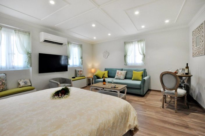 Image No.3-7 Bed Property for sale