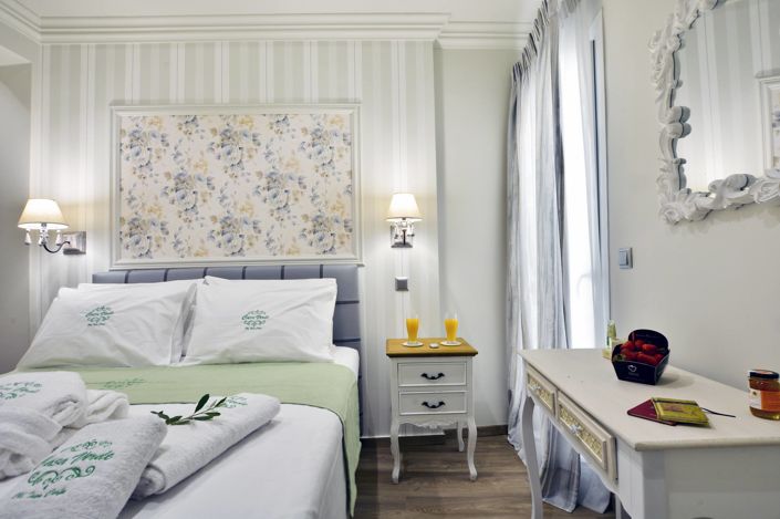 Image No.33-7 Bed Property for sale