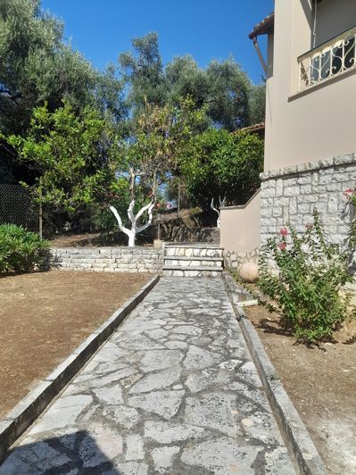 Image No.13-4 Bed House for sale